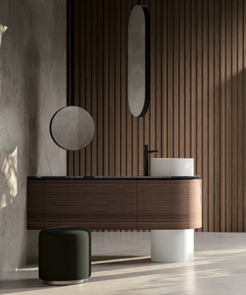 Italská koupelnová kolekce Gaia Mobili Peninsula – moderní nábytek s vertikálním frézováním v prodejně ASSO. Exkluzivní design a špičkové zpracování pro váš interiér